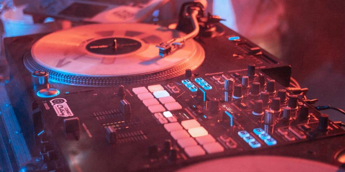 Les 5 Meilleures Platines pour Débuter en DJ