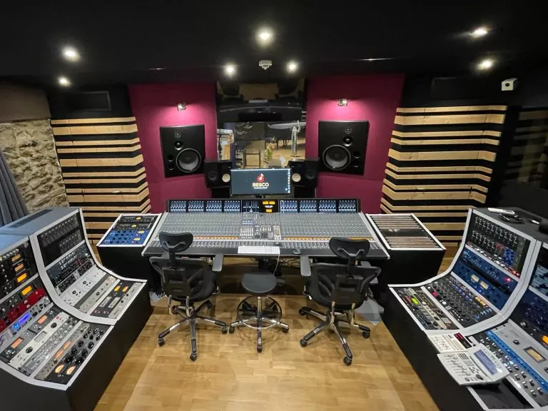 Besco Studio Tilly